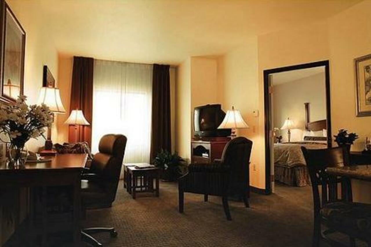 Homewood Suites By Hilton Montgomery Eastchase Bilik gambar